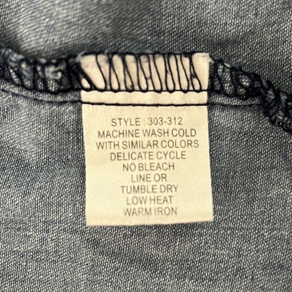 Sandra Ingrish Shirt Womens Medium Blue Denim‎ Fitted Button Up Western Casual - Picture 8 of 8